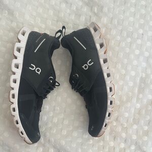 On Cloud Women's Cloud 6 - size 7
